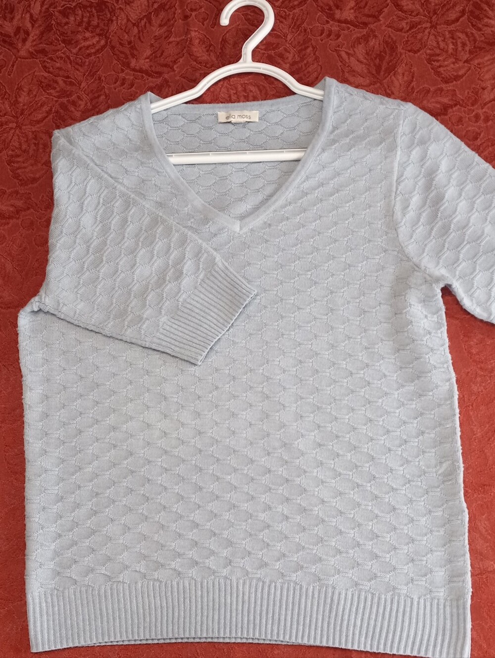Light Blue Textured V-Neck Sweater - 3/4 Sleeve